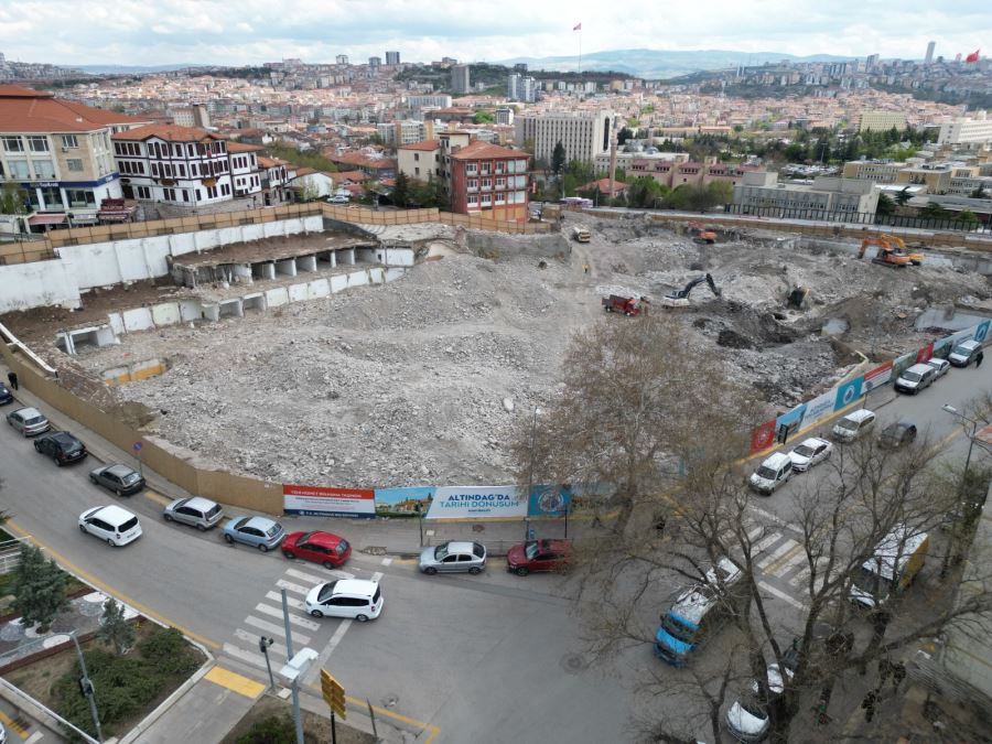 TARİHİ SAMANPAZARI MEYDANI  OTOPARK SORUNUNU ÇÖZECEK
