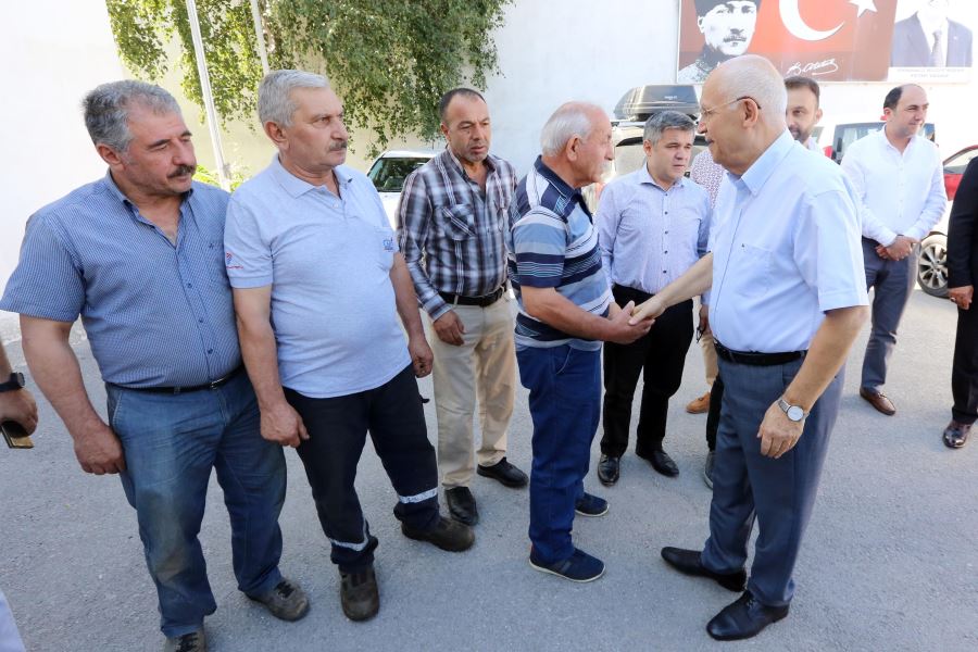 Yaşar, Yeni Başkent Oto Sanayi Sitesi’ni ziyaret etti 