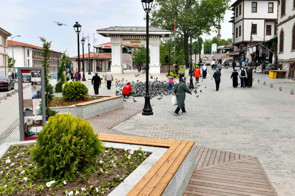 ANKARA BÜYÜKŞEHİR BELEDİYESİ ULUS HÜKÜMET CADDESİ’NDEKİ YENİLEME ÇALIŞMALARINI TAMAMLADI 