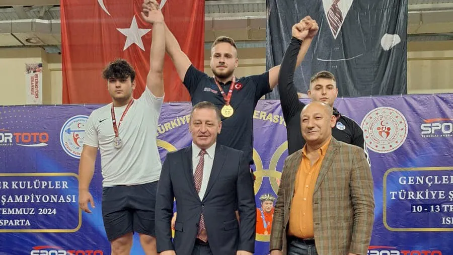 KAHRAMANKAZAN BELEDİYESPOR TÜRKİYE ÜÇÜNCÜSÜ OLDU
