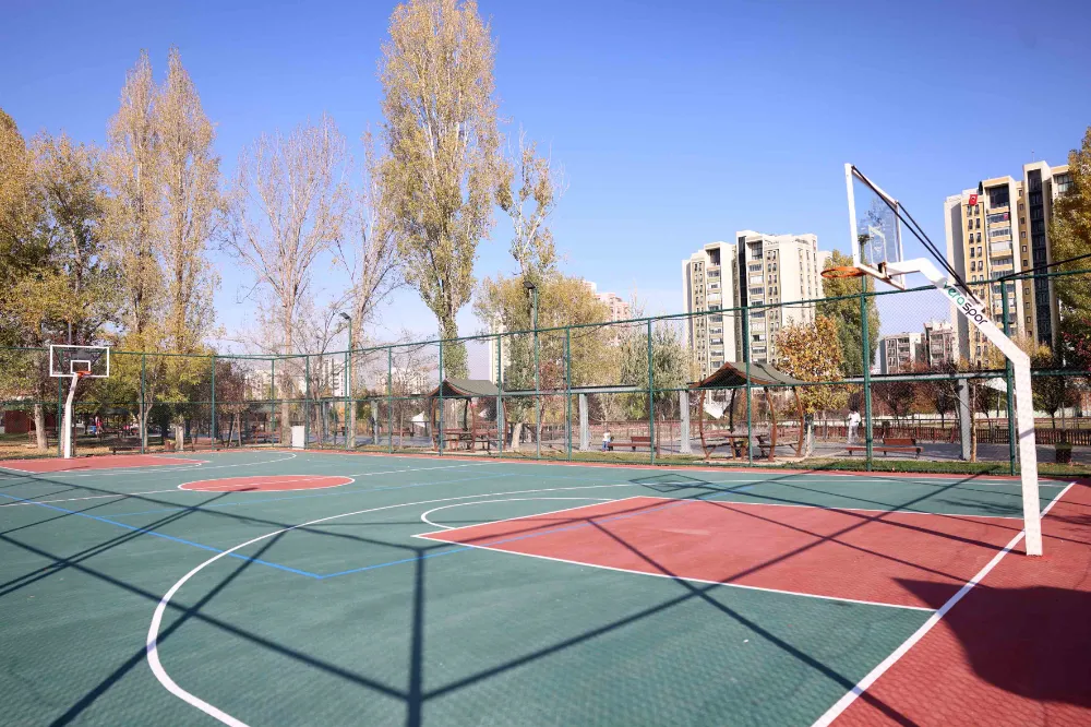 ÇANKAYA BELEDİYESİ 19 PARKINDA SPOR ALANLARINI YENİLEDİ
