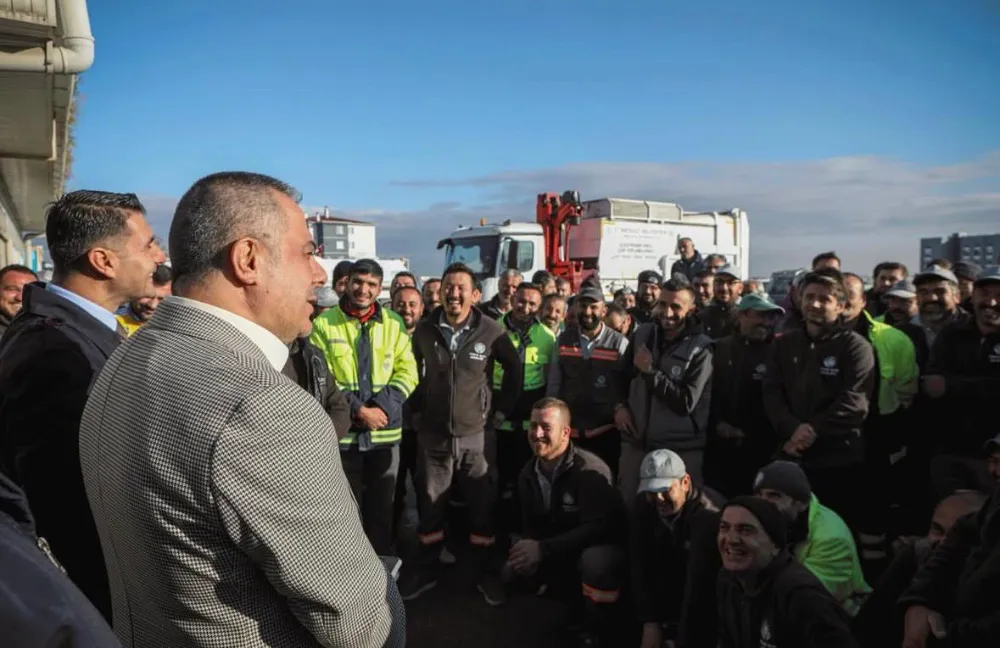 ETİMESGUT BELEDİYESİ TEMİZLİK EKİBİYLE KAPSAMLI DEĞERLENDİRME TOPLANTISI YAPTI