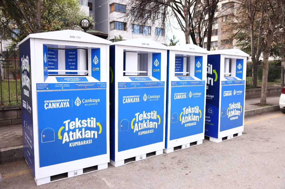 ÇANKAYA’DA TEKSTİL ATIKLARI İÇİN YENİ KUMBARALAR HİZMETE SUNULDU