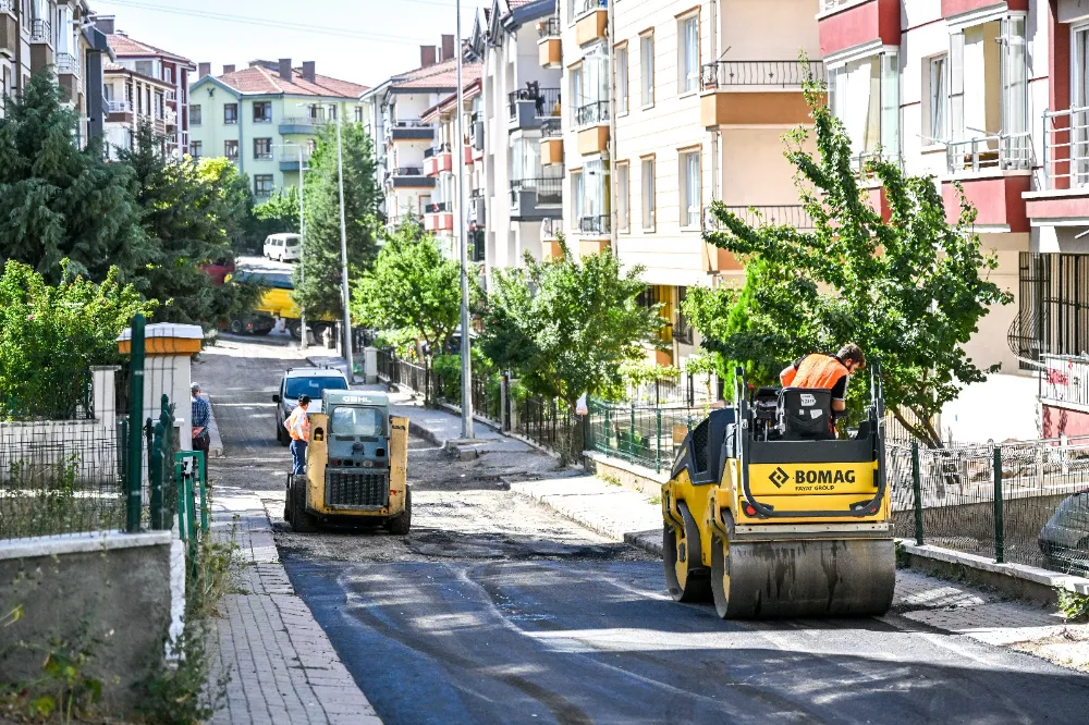 ALTINDAĞ’DA ASFALT SEFERBERLİĞİ SÜRÜYOR 
