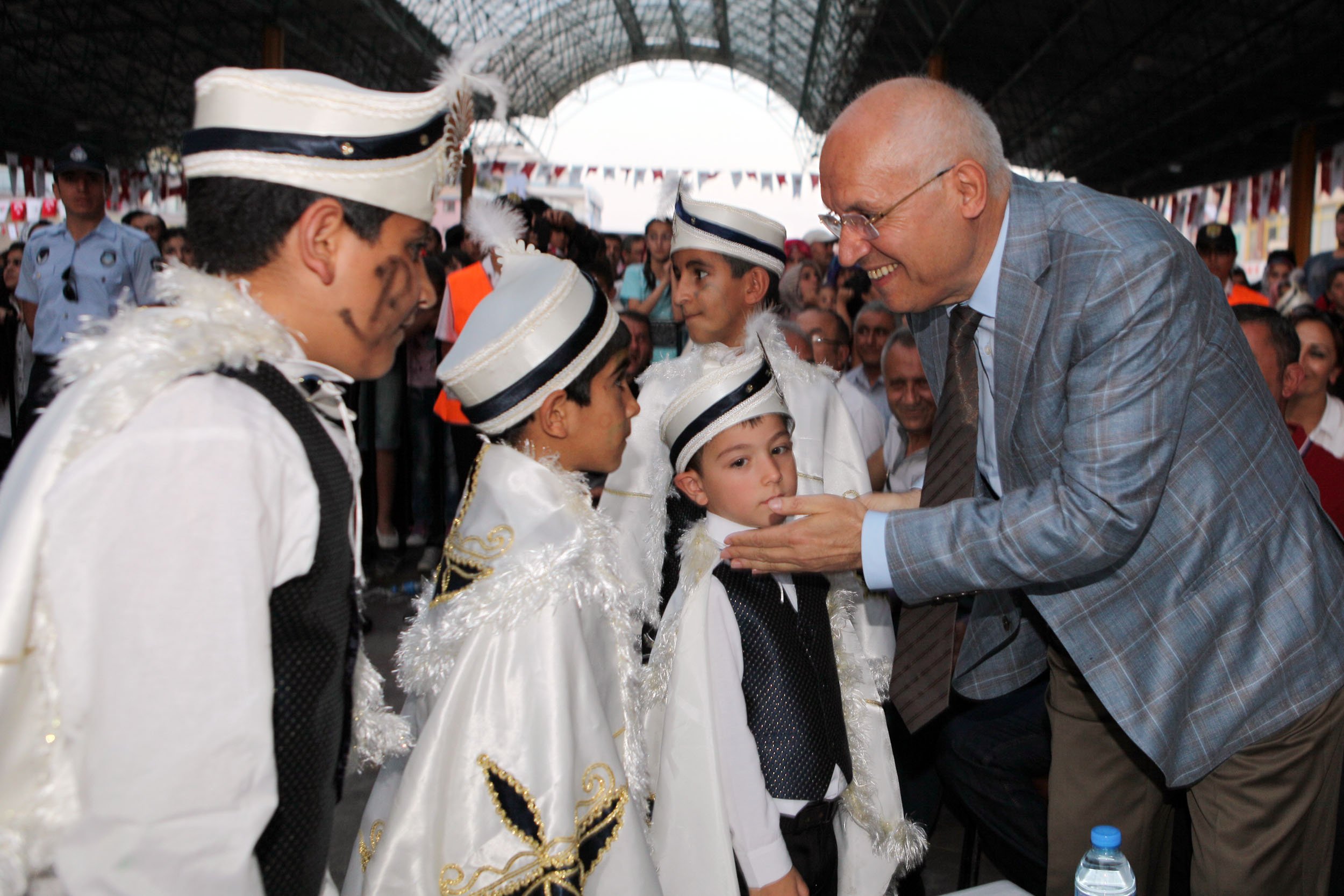 Yenimahalle`de Ucundan Azcık 