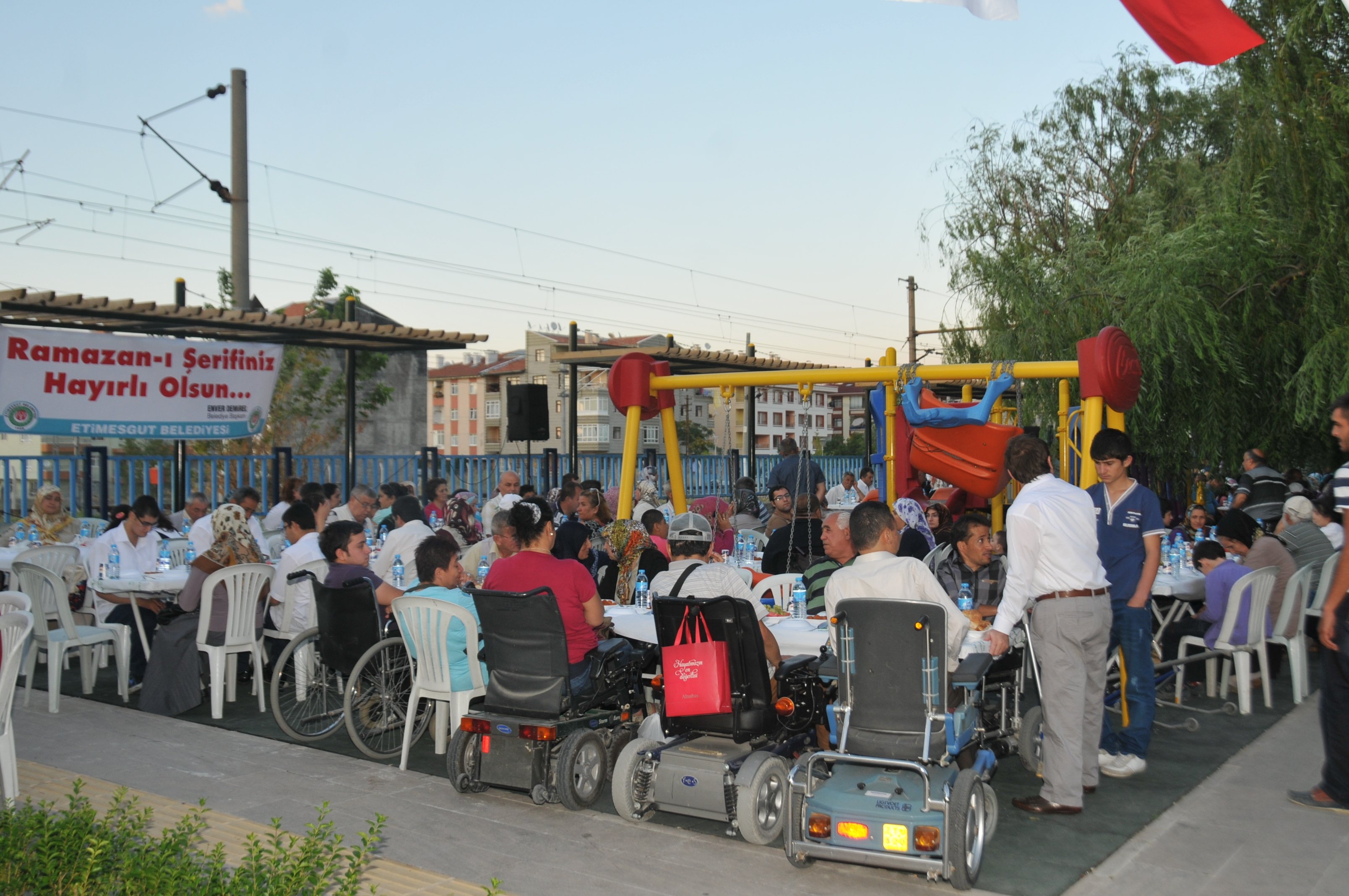 Engelliler iftarda buluştu