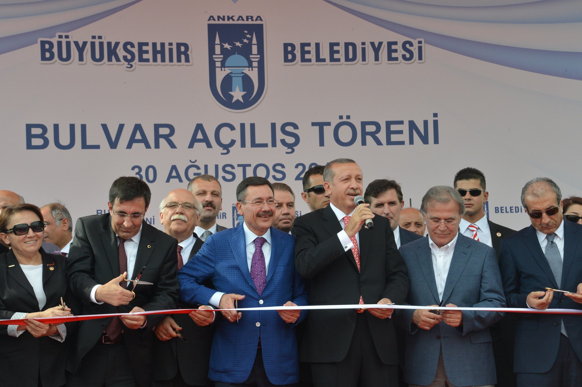 Başbakan Açtı Sıra İsim`de 
