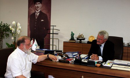 ?ÖZGÜR SESLER? MANGUEL?İ KONUK EDİYOR