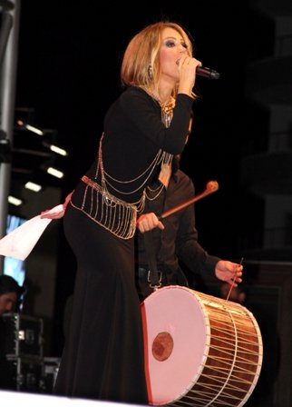 FESTİVAL PETEK DÖNÇÖZ?LE ŞENLENDİ