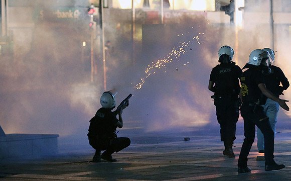 BAŞKENT YİNE ZOR BİR GECE GEÇİRDİ