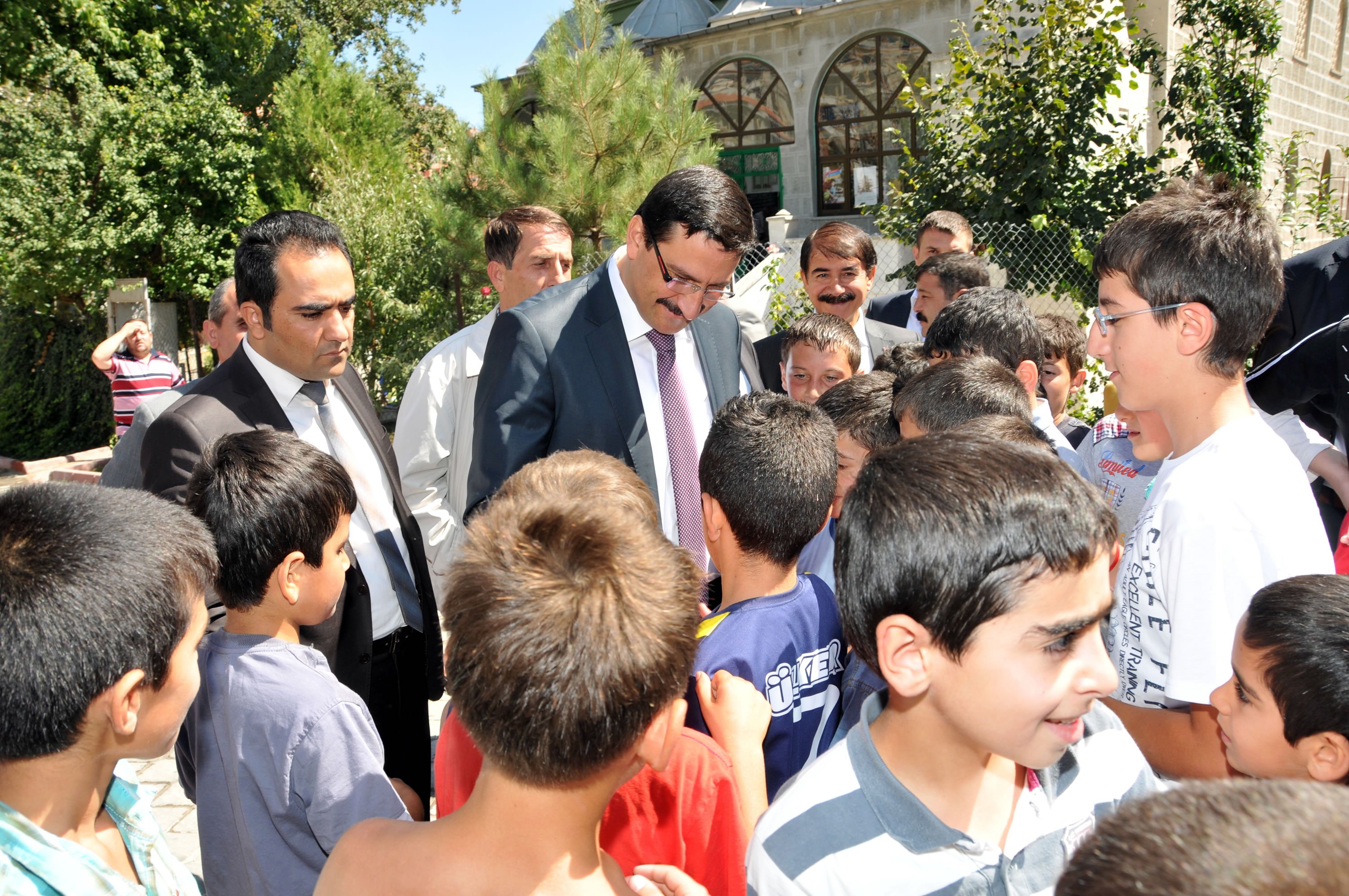 KEÇİÖREN?İN EN BÜYÜK PARKI OSMAN GAZİ AÇILDI