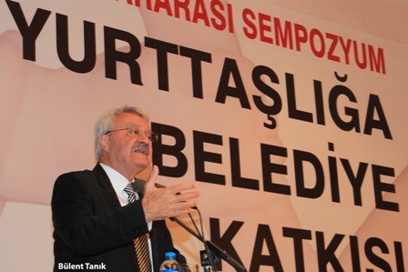 YURTTAŞLIĞA BELEDİYE KATKISI SEMPOZYUMU BAŞLADI