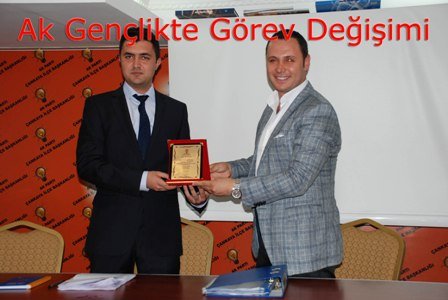 Ak Gençlikte Görev Değişimi