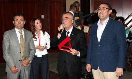 ?O SESE KULAK VERDİLER?