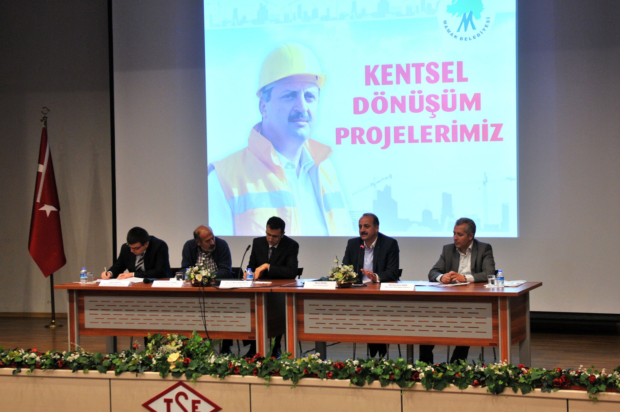 Akgül, Mamak`taki Değişimi ve Dönüşümü Panelde Anlattı