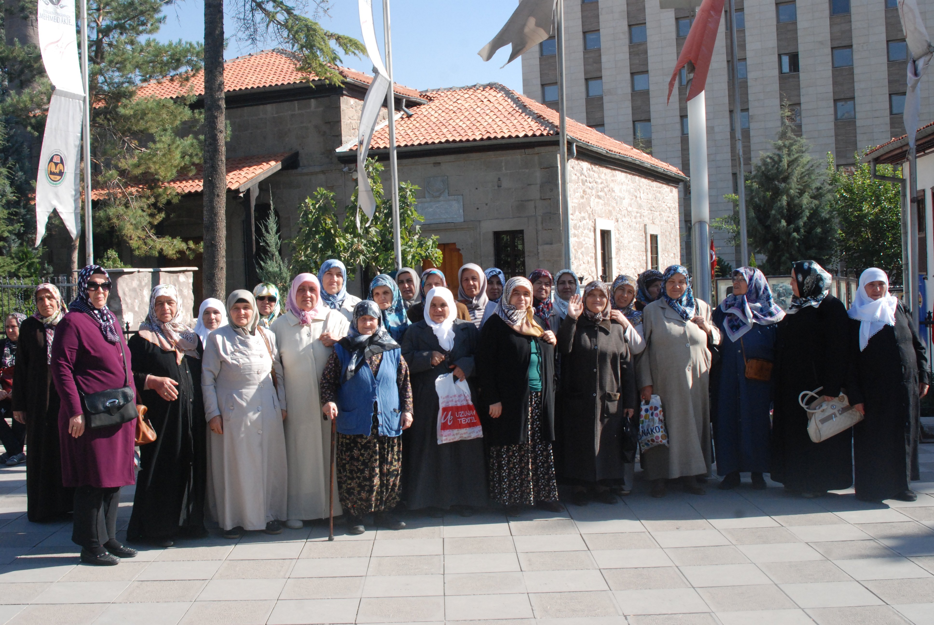  SİNCANLI HANIMLAR ANKARA?YI GEZDİ