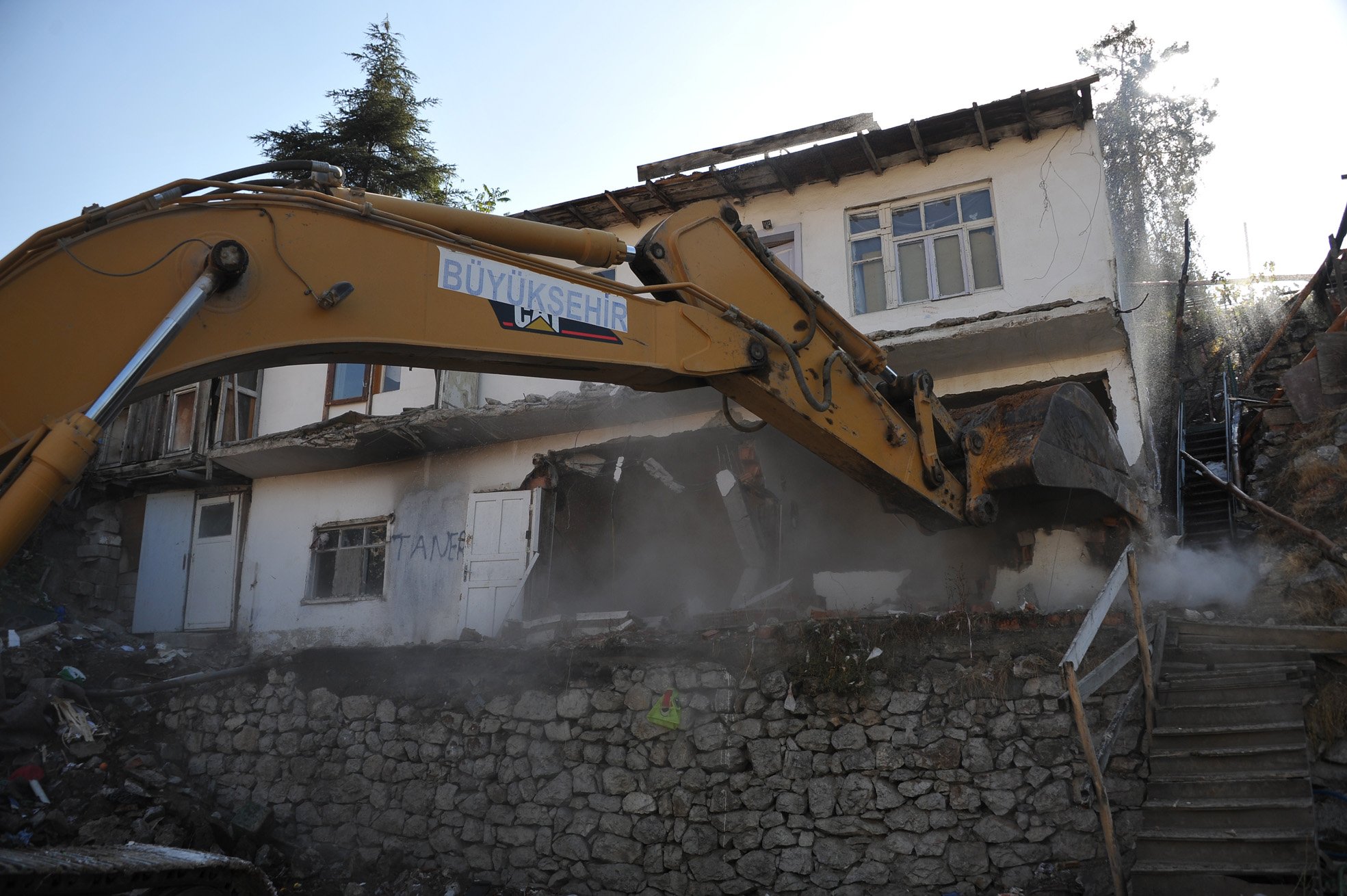 DİKMEN AKPINAR?DA GECEKONDU YIKIMI