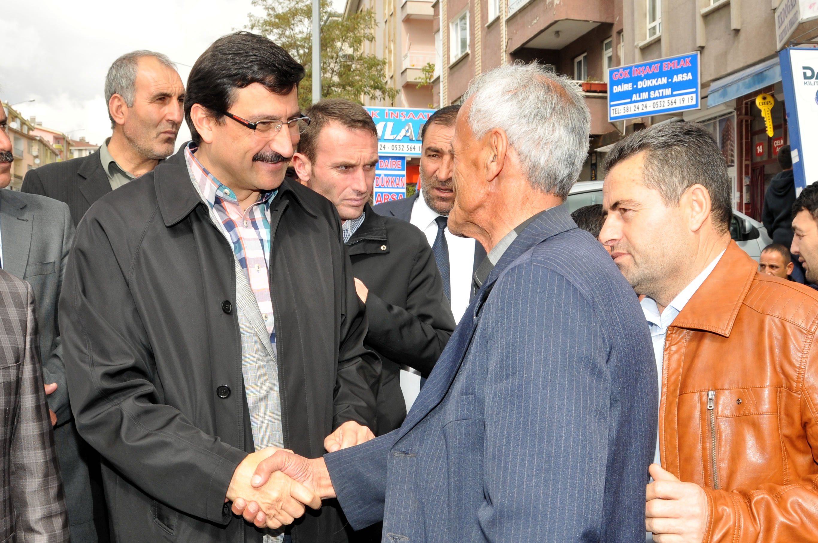 BAŞKAN AK, BÜYÜK KEÇİÖREN AİLESİYLE BAYRAMLAŞTI