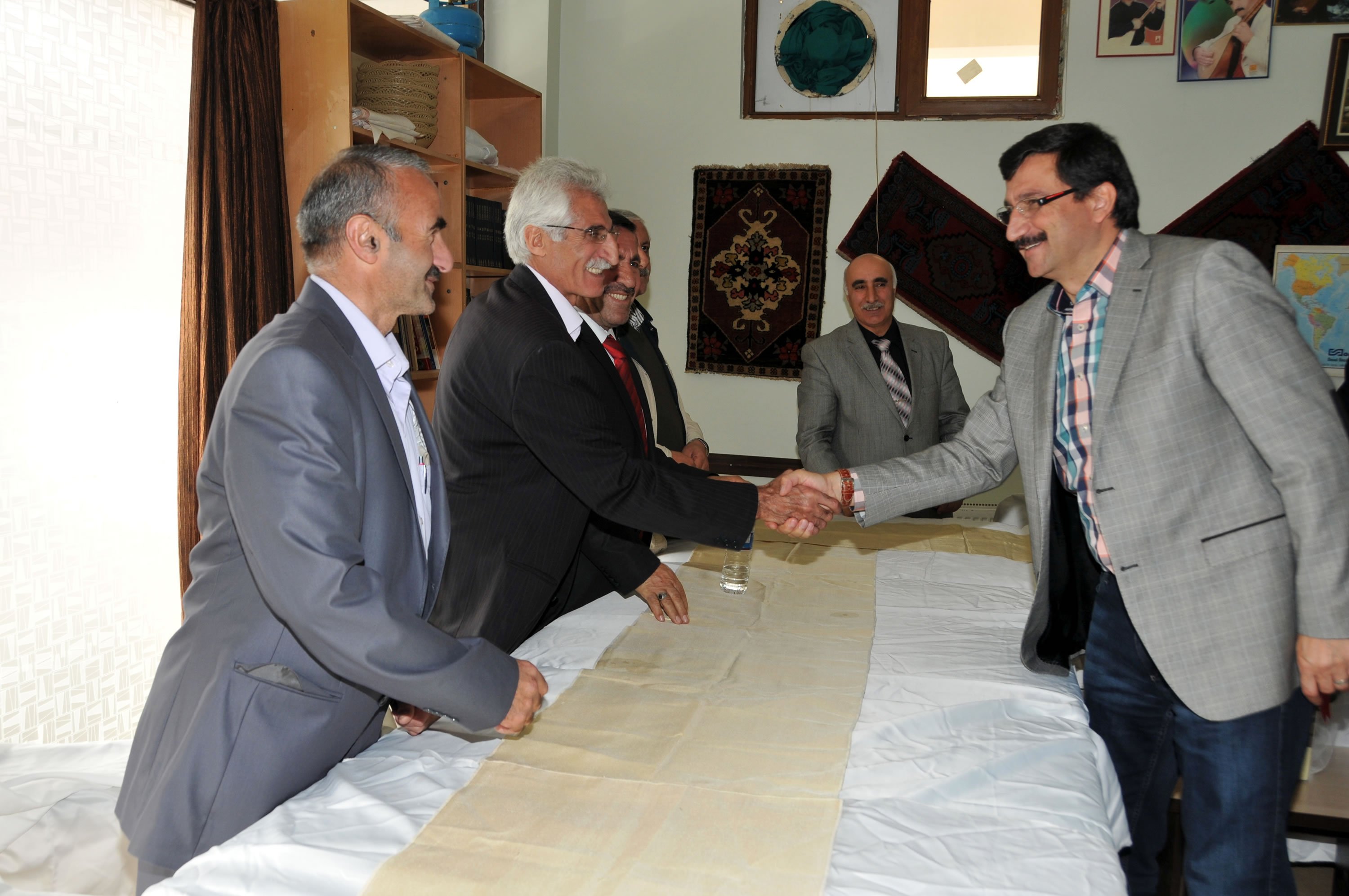 BAŞKAN AK`TAN HEMŞERİ DERNEKLERİ`NE BAYRAM ZİYARETİ