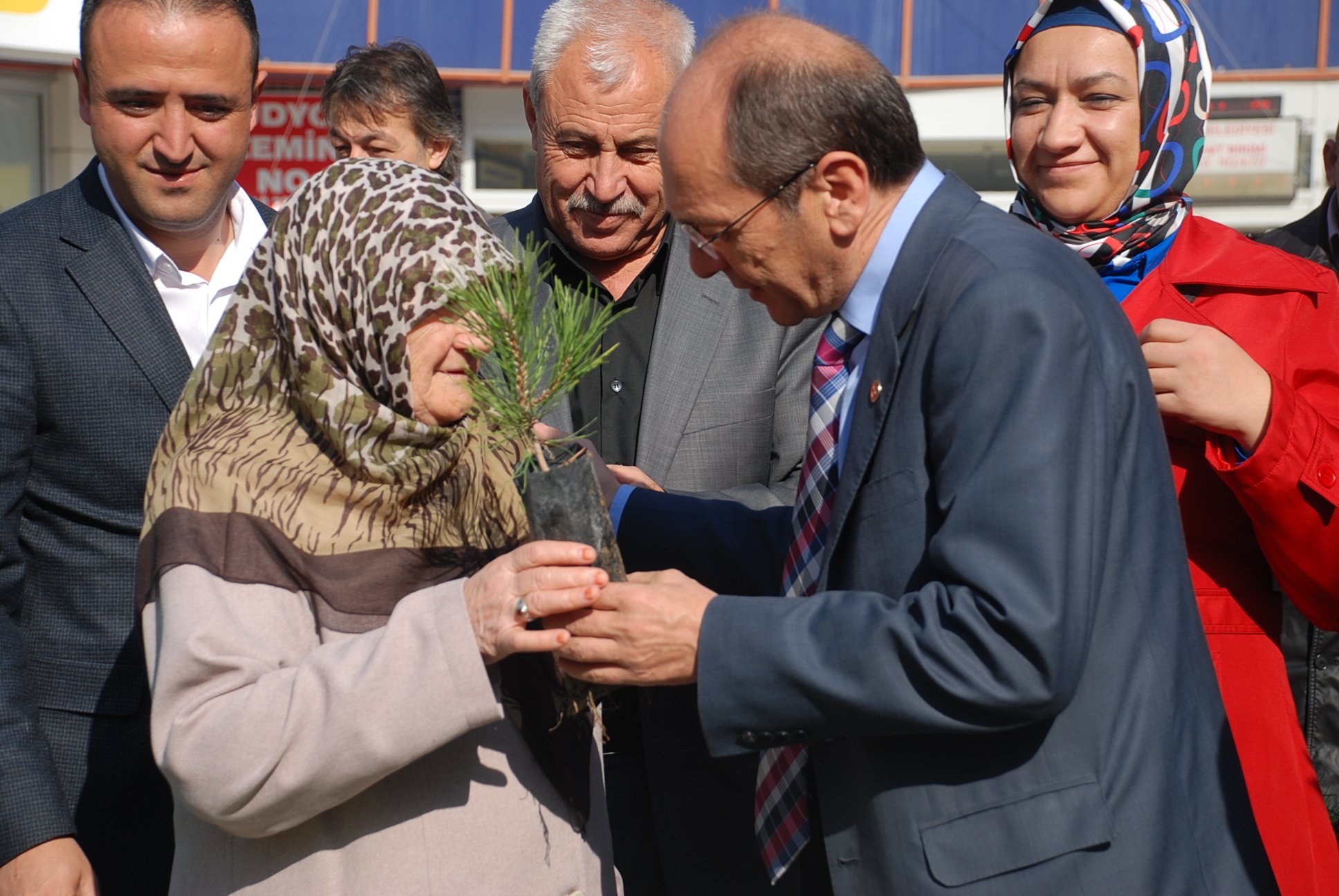 MHP Adayı Kutlugün`den Yeşil Kampanya 