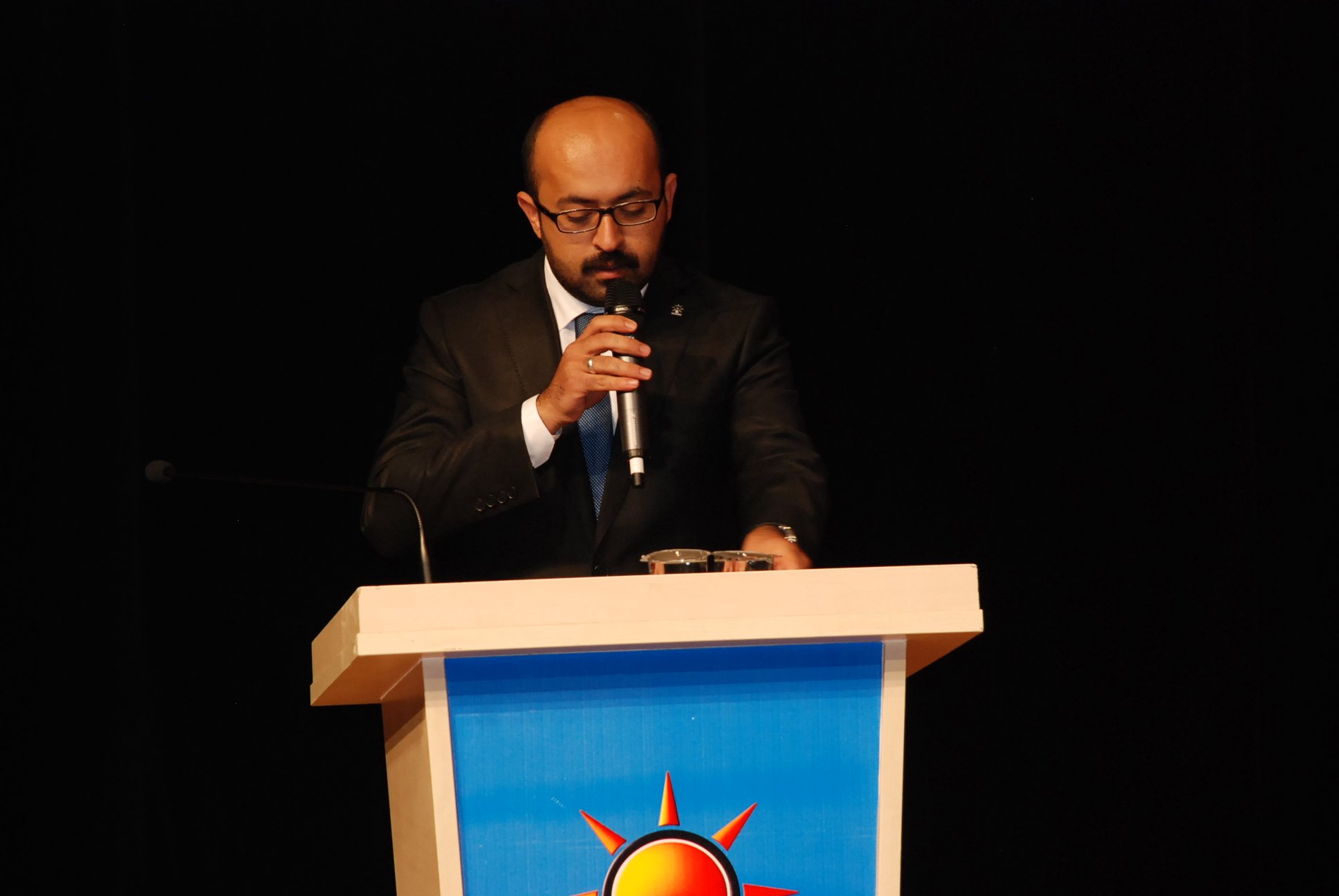 Mamak Ak Parti`den Cumhuriyetçi geçinenlere sert cevap