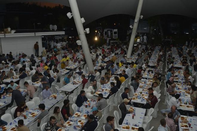 İftar çadırları doldu taştı