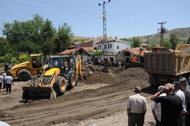Güreş Köyünün yaraları sarılıyor