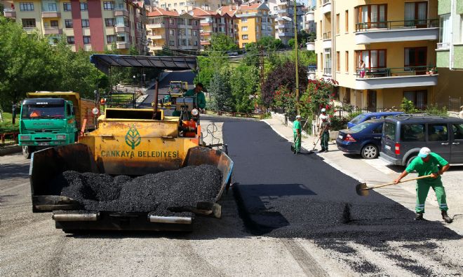 ÇANKAYA GÜNDE 675 TON ASFALT SERİYOR