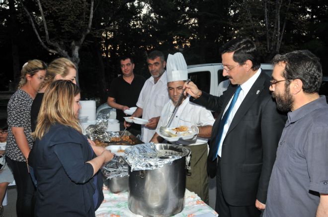 BAŞKAN AK HUZUREVİ SAKİNLERİ İLE BULUŞTU