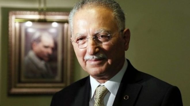 Ekmeleddin İhsanoğlu: Ortada şişko kediler var