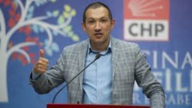 CHP`li gençlerden vekillere sert sözler