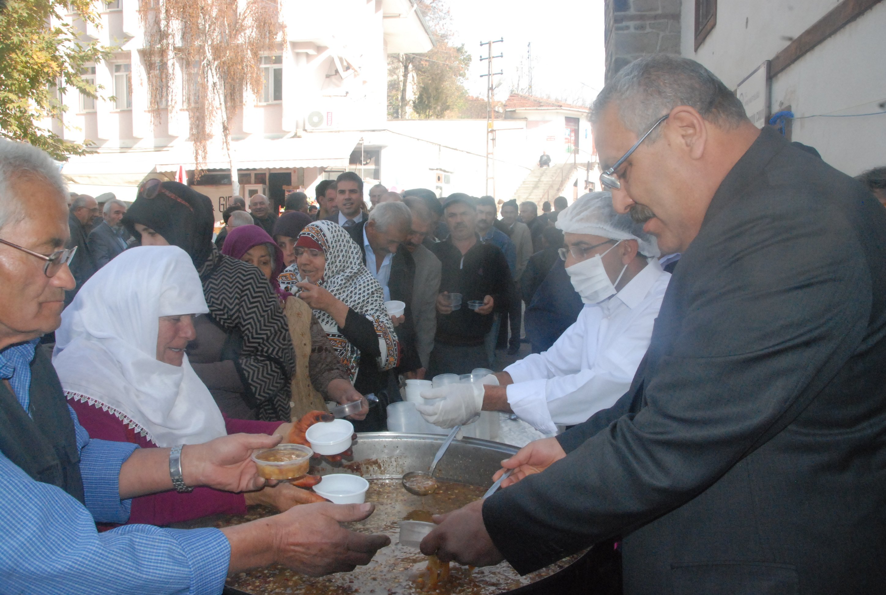 AYAŞ`TA AŞURE GÜNÜ. 