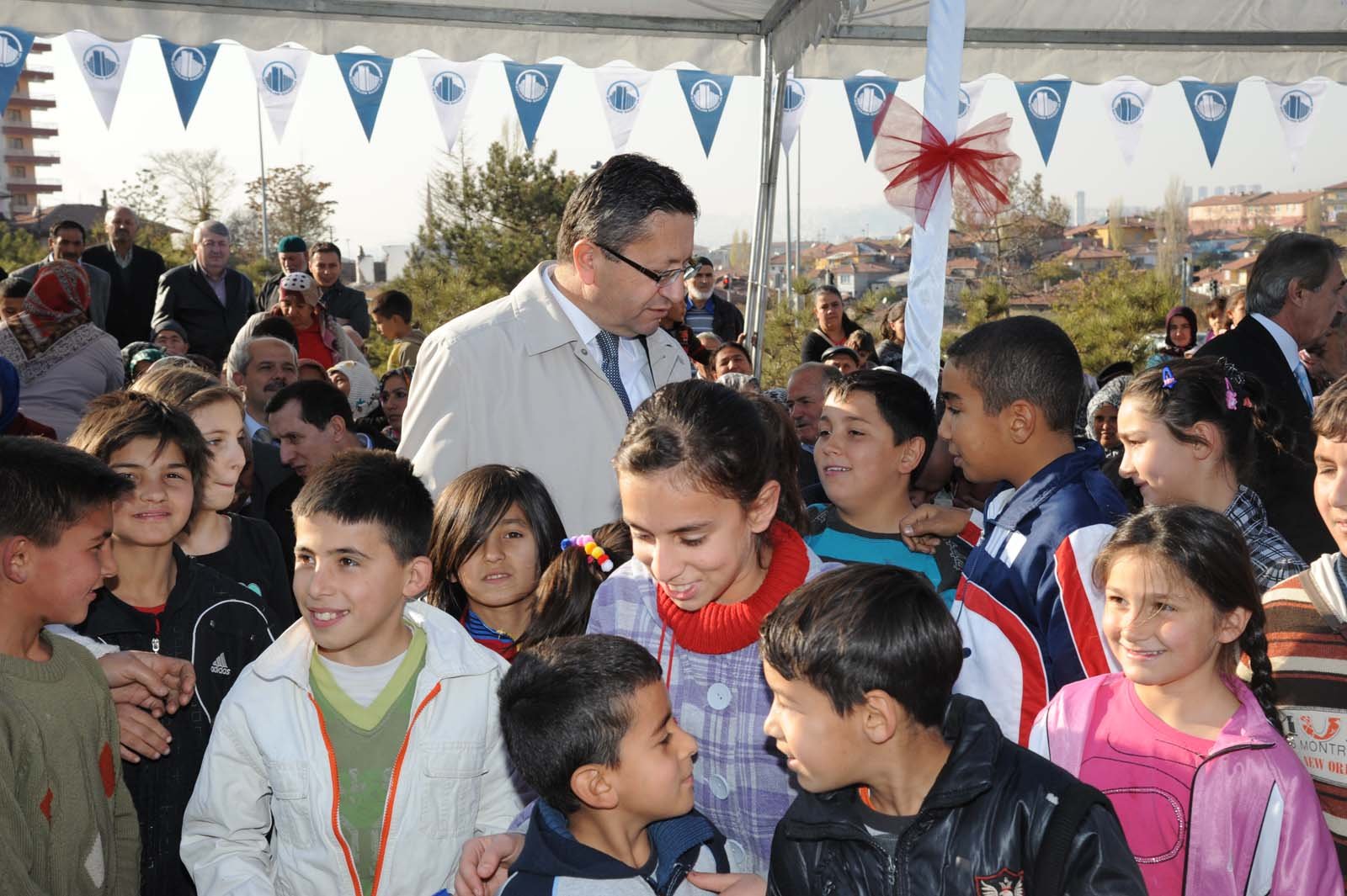 Altındağ?da 3 park daha açıldı, parklar çocukların neşesiyle doldu.