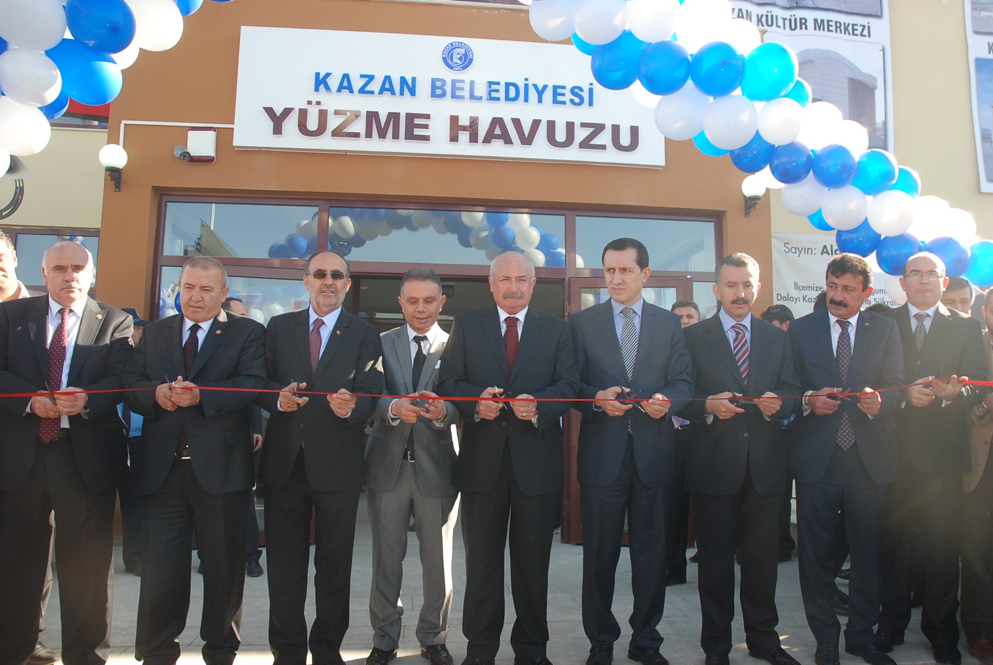 Valilik Yaptı, Kazan Kaptı  