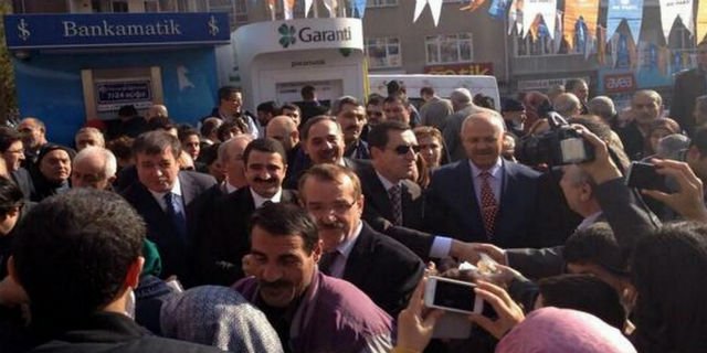 AK Parti Yenimahalle İlçe Teşkilatı Aşure Dağıttı