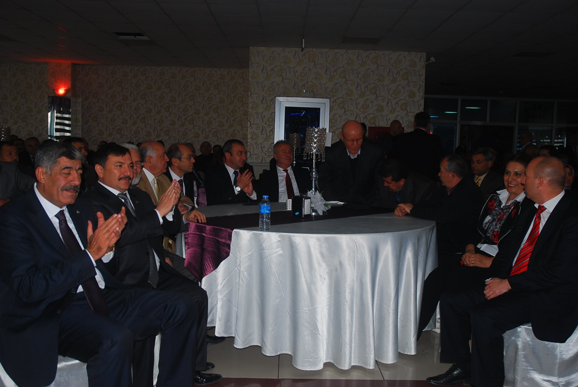 Aleviler ile MHP?liler Mamak?ta bir araya geldi 