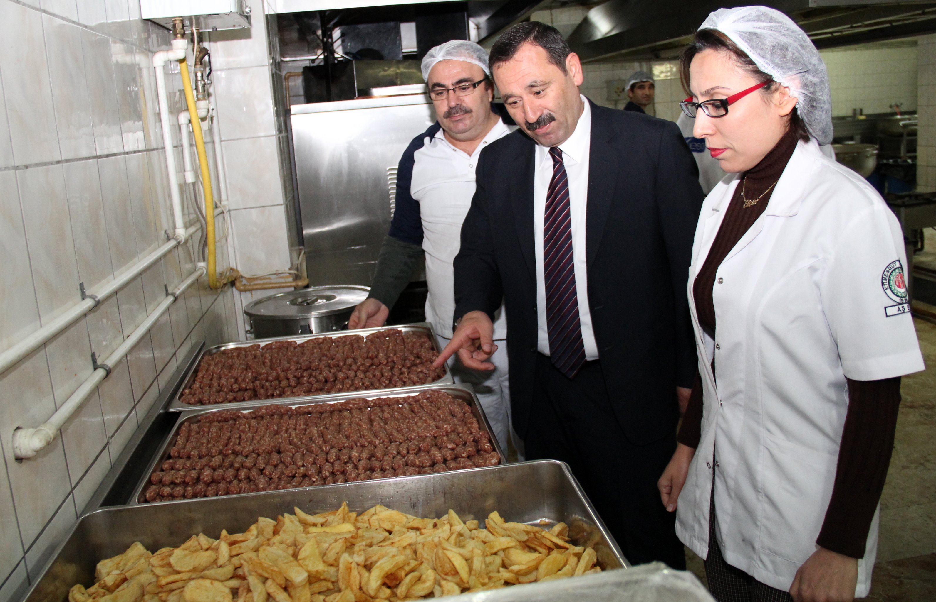 BAŞKAN DEMİREL AŞEVİNİ DENETLEDİ