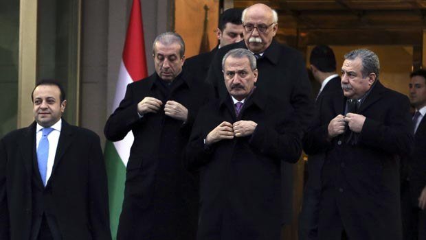 Bakanlar İstifa Etti