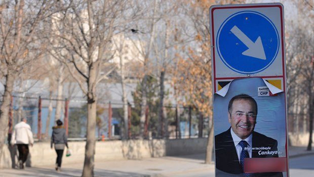 CHP`li Aday Kendini Tanıtmak  Trafiğe Siyaset Bulaştırdı  