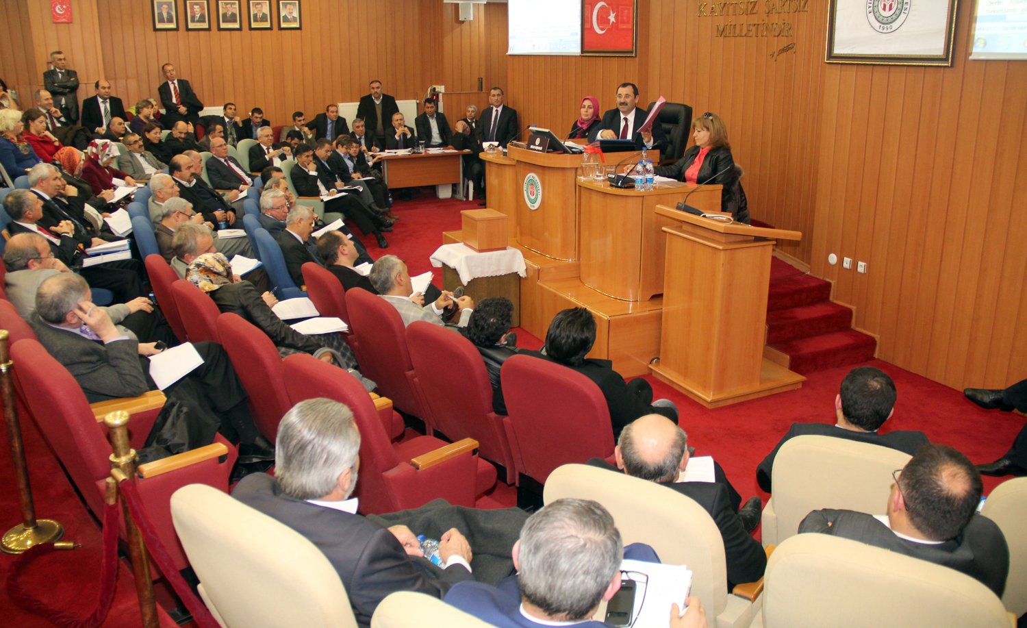 AKP ve CHP?li üyeler Hastaneye Hayır Dedi.