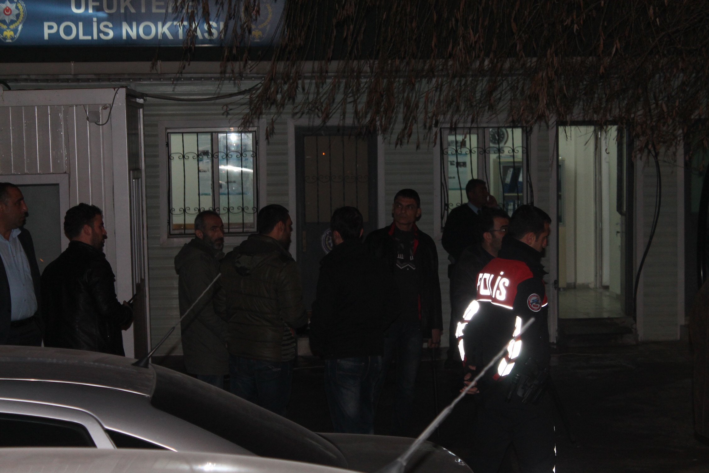 Mustafa Ak ve Turgut Altınok`un Taraftarlarının Kavgası