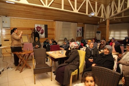 SİNCAN BELEDİYESİ KADINA ŞİDDETİ ÖNLEMEK İÇİN SEMİNERLER DÜZENLİYOR