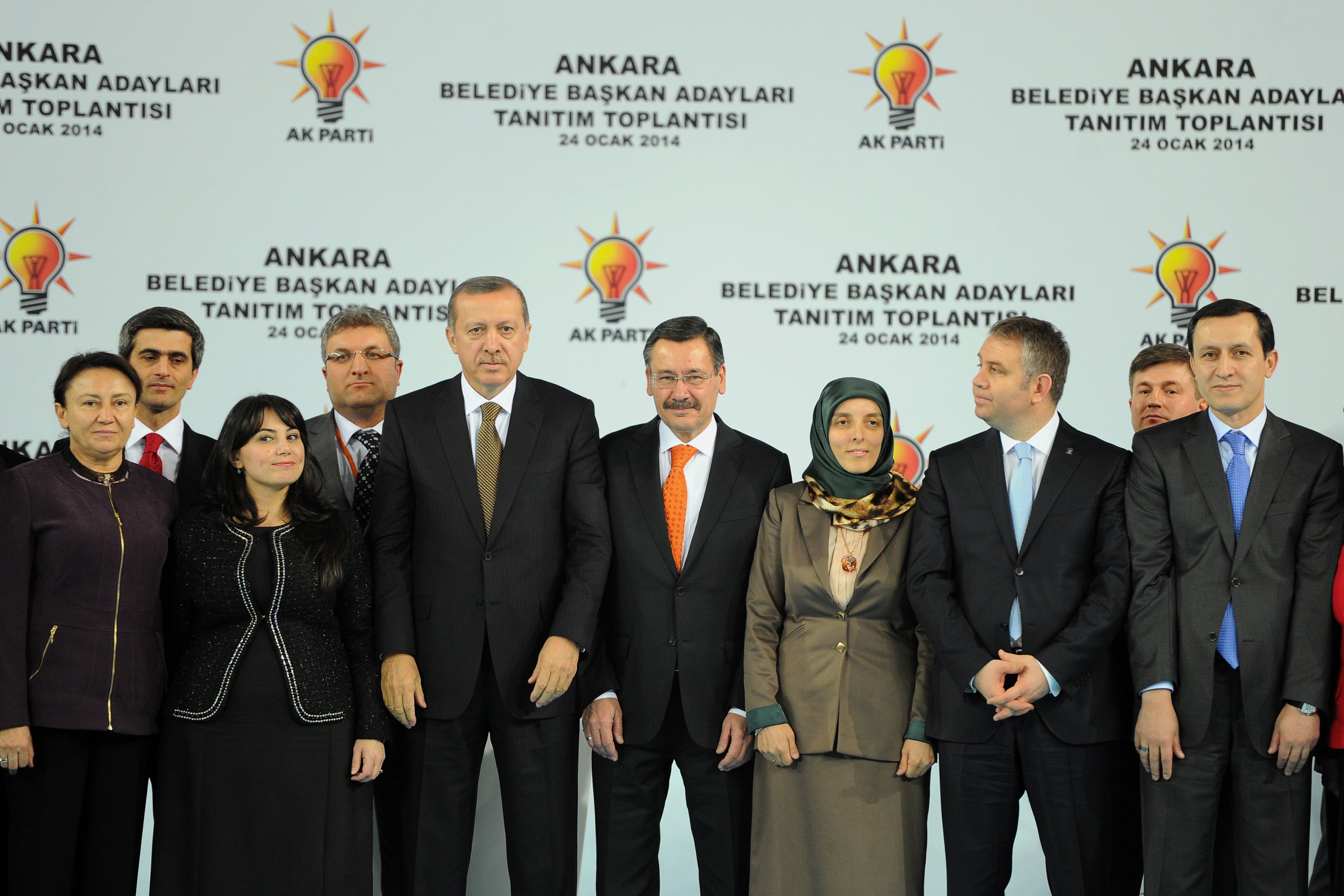 Ak parti aday tanıtyımında yolsuzluk tartışıldı