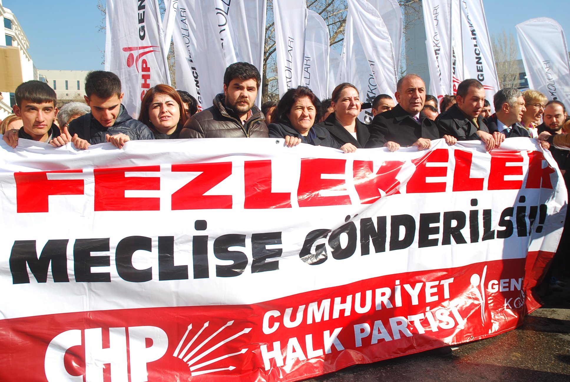  CHP`liler Adalet Bakanlığı Önün de Çamaşır Yıkadı  