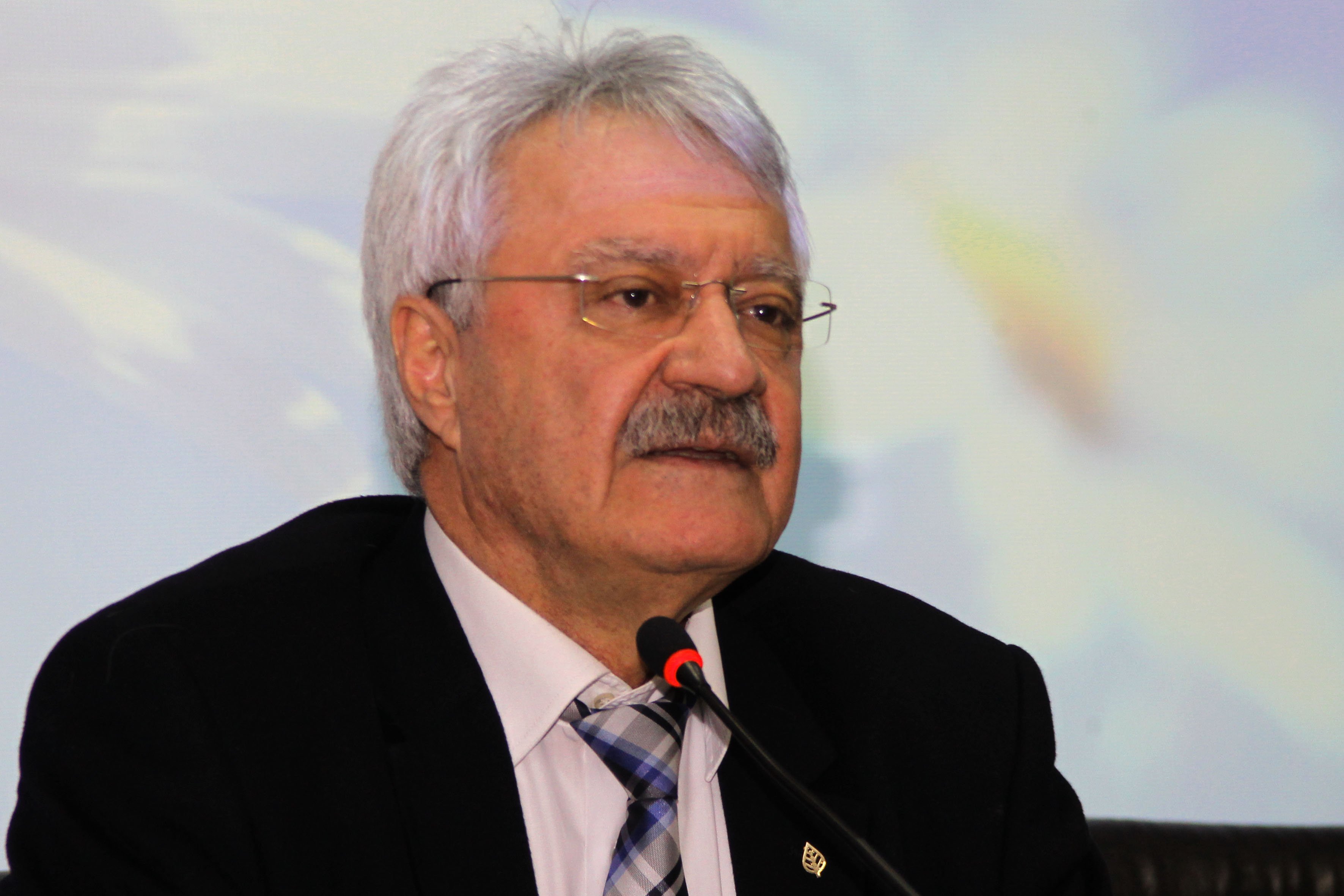 TANIK: ?BULMAK İSTEDİĞİM GİBİ BİR BELEDİYE BIRAKIYORUM?