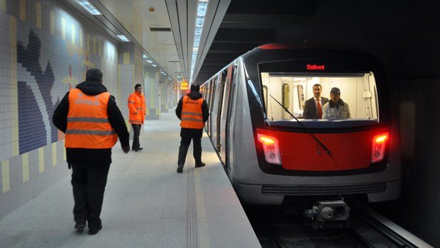Plansız açılan metro şikayetleri beraberinde getirdi
