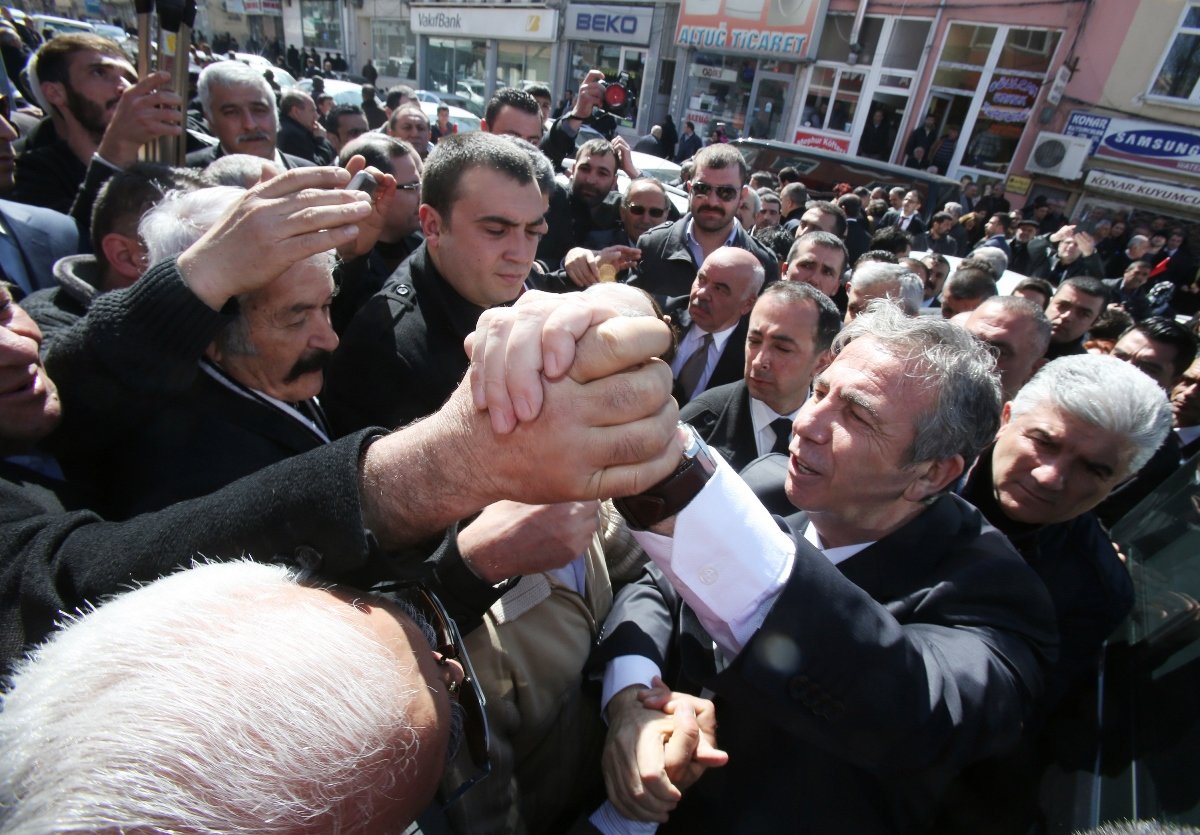  MANSUR YAVAŞ?TAN BİR GÜNDE DÖRT MİTİNG 