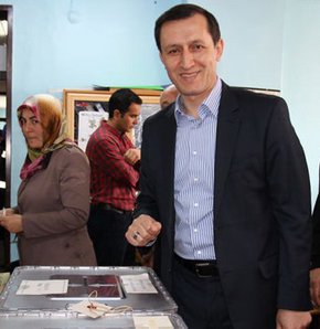 Başbakan Yardımcısı Ankara Milletvekili  İşler, oyunu kullandı