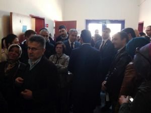 Arınç Yenimahalle`de Oy Kullandı 