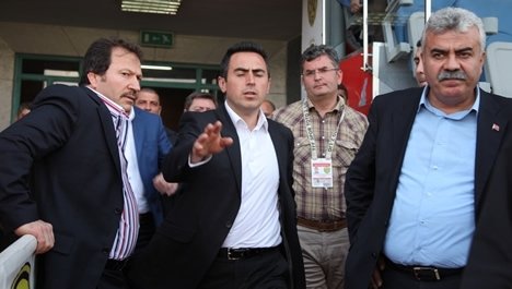 Yiğiner Soyunma Odasında Sporcuları Dövdü